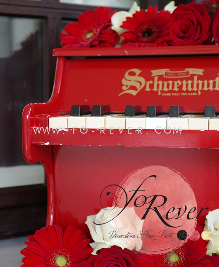 Piano Rouge Vintage